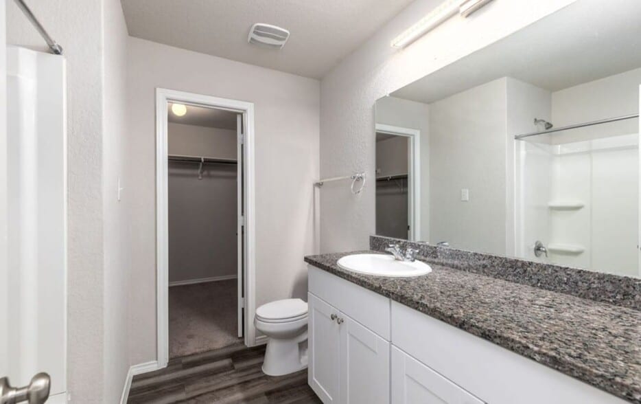 Building Photo - 5910 Lady Ln