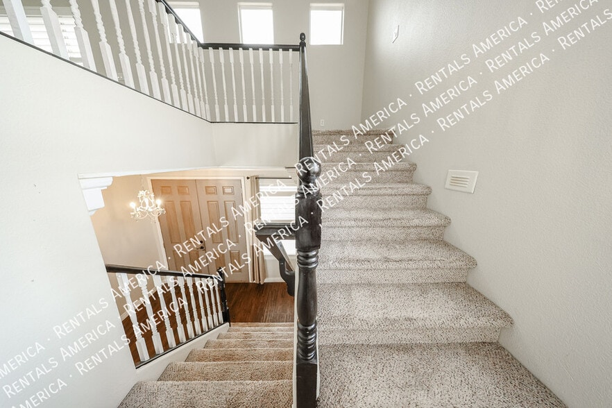 Building Photo - 3920 E Remington Dr