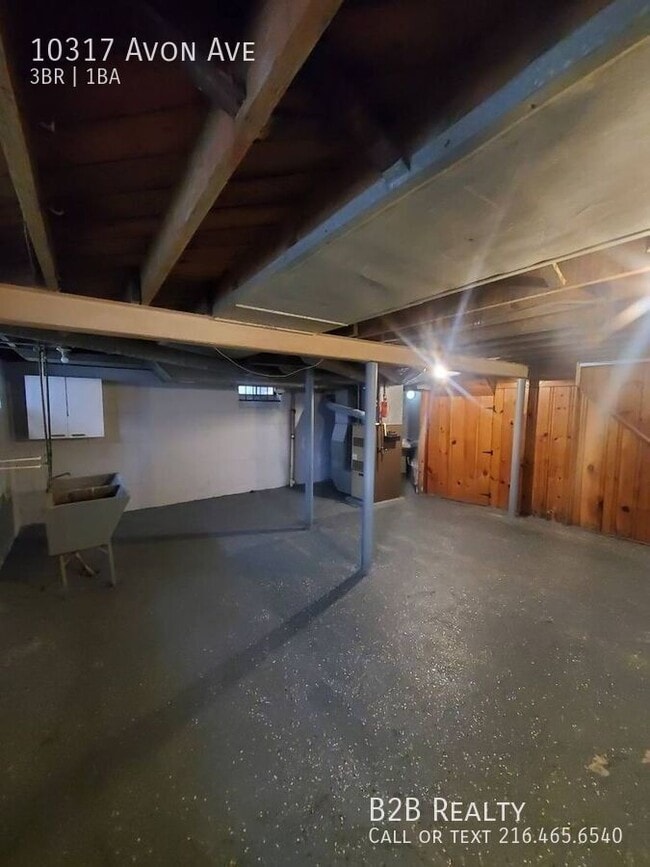 Building Photo - 10317 Avon Ave