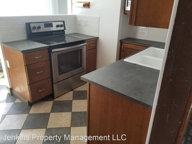 Building Photo - 5 br, 3 bath House - 122 S 4th St