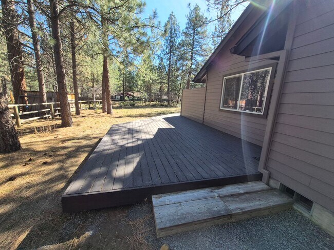 Building Photo - 3BR/2BA Retreat in Tollgate development - Sisters