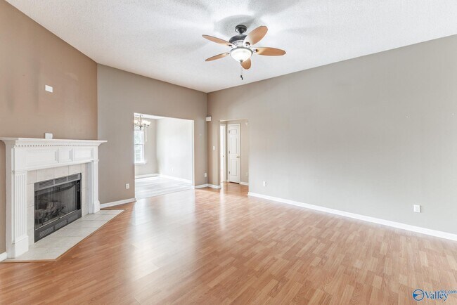 Building Photo - 117 Bambi Ln
