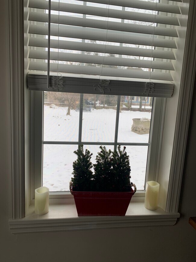 Building Photo - 2420 Derbyshire Rd