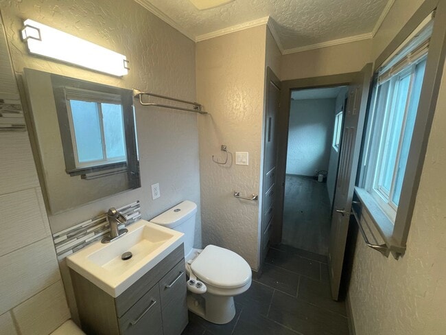 Building Photo - Cozy 1-Bed, 1-Bath Home in Ogden