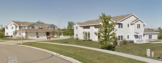 Building Photo - 450 Quiet Meadow Dr