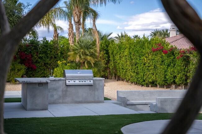 Building Photo - 49392 Hohokam River St