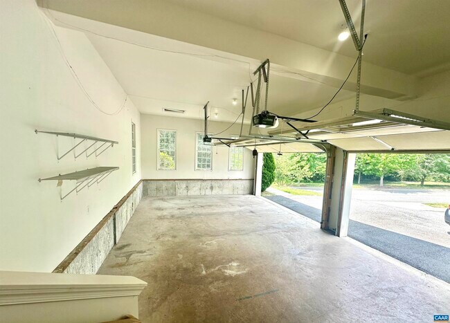 Building Photo - 252 Millstream Dr
