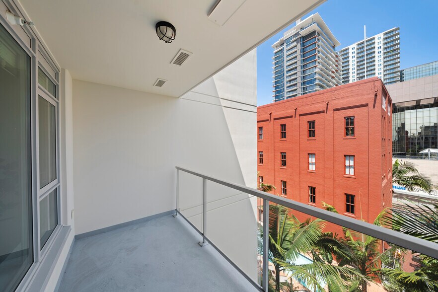 Building Photo - 1431 Pacific Hwy