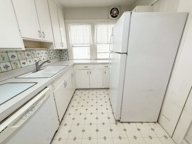 Building Photo - 18231 Winslow Rd