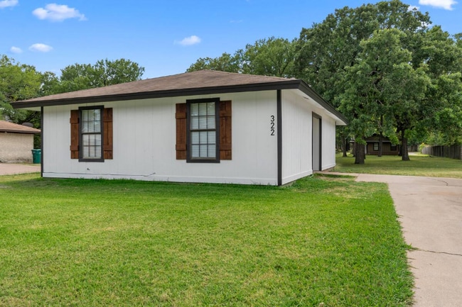 Building Photo - 324 N Walnut St