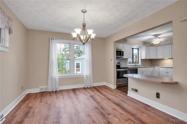 Building Photo - 21 Waverly Ave