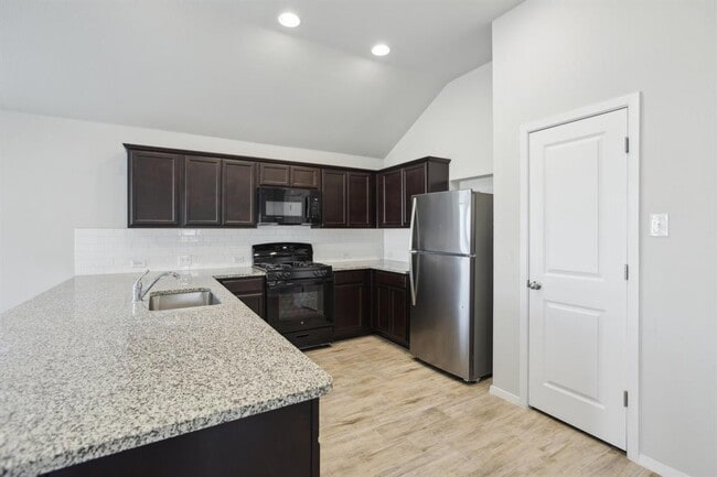 Building Photo - 124 Trailside Ln