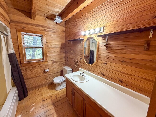 Building Photo - 111 Rocky Creek Dr