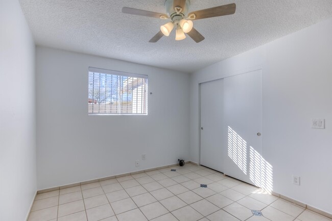 Building Photo - 417 E Jacinto St