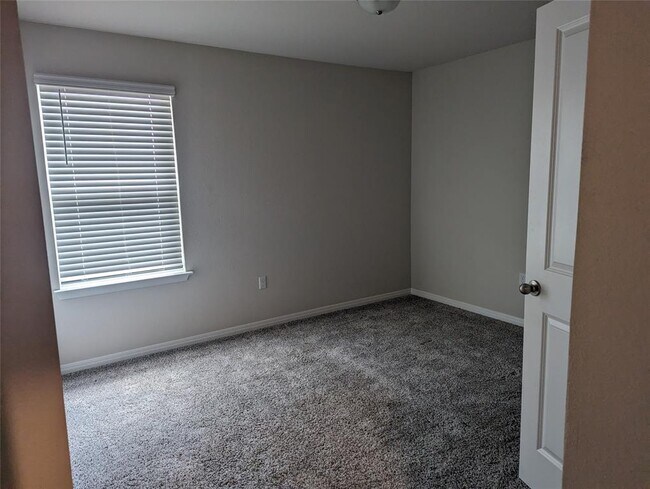 Building Photo - 6400 Rounded Pebble Ln