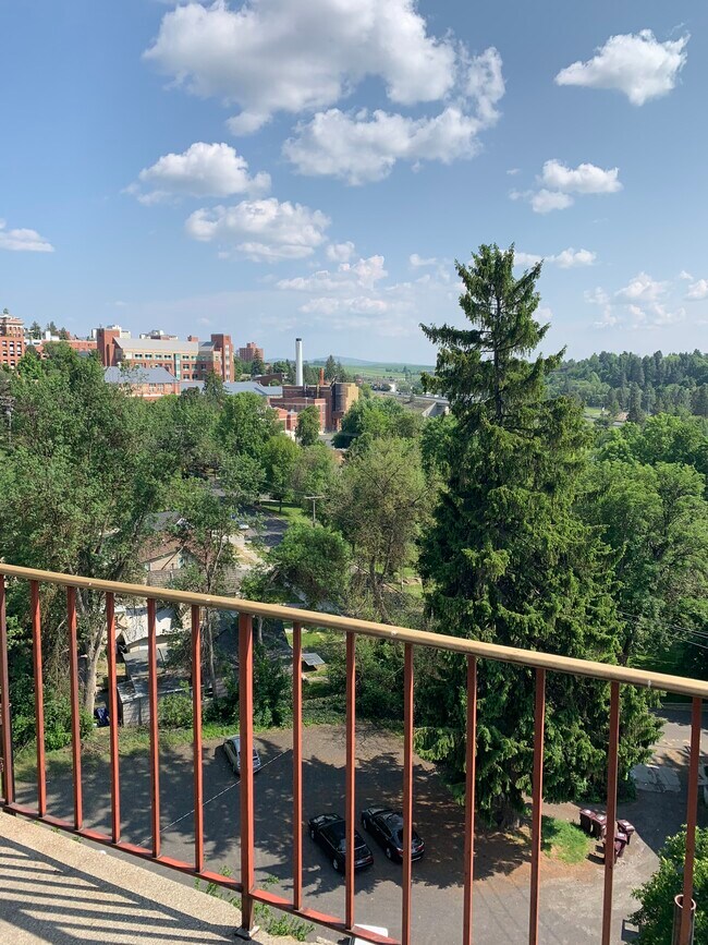 Building Photo - 630 NE Maiden Ln