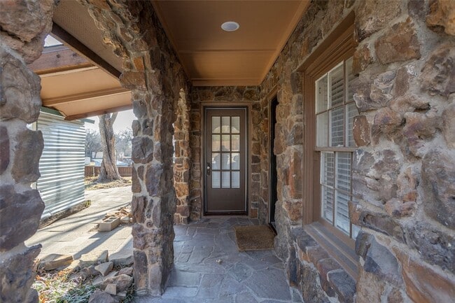 Building Photo - 4875 E Williams Spring Rd