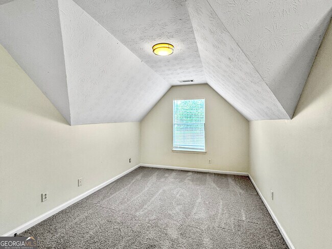 Building Photo - 517 Cascade Walk