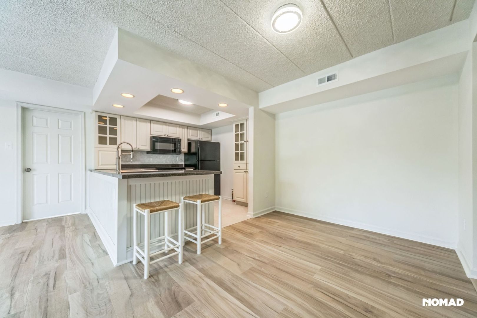 Building Photo - 505 Deer Run