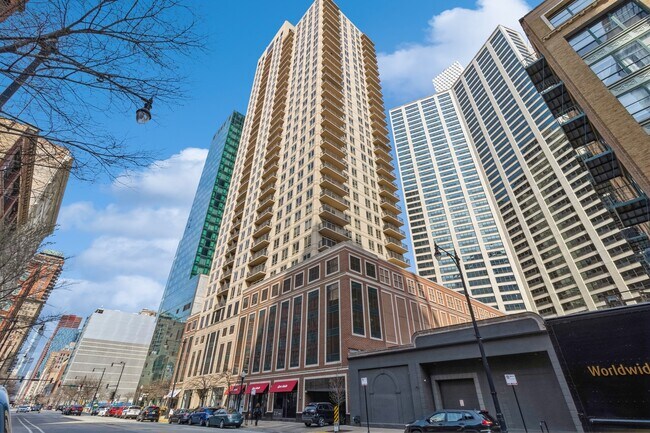 Primary Photo - 1111 S Wabash Ave