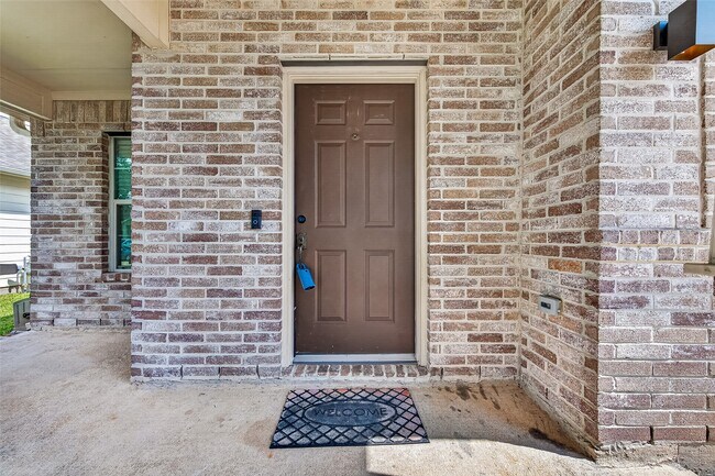 Building Photo - 22210 Bellow Glen Dr