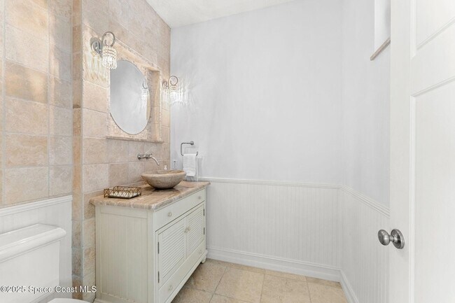 Building Photo - 5795 S Hwy A1A