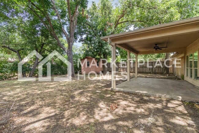 Building Photo - 2801 Fairbrook St