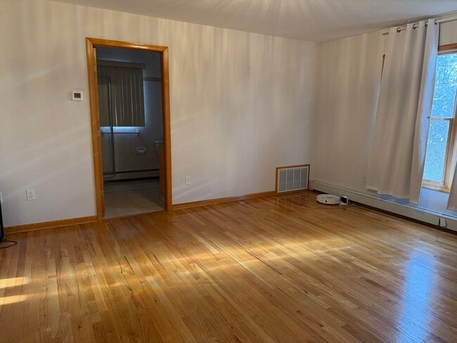 Building Photo - 49 Orris Ave