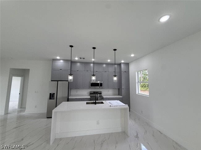 Building Photo - 1089 Eisenhower Blvd