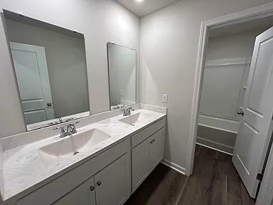 Building Photo - 324 vaccaro Dr