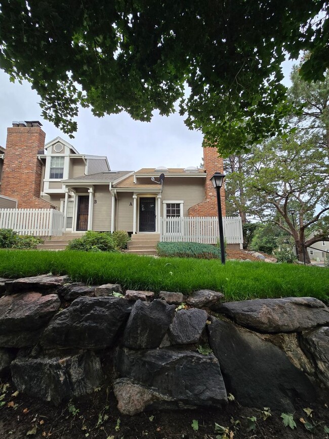 Primary Photo - Stunning Townhome with Prime Location and ...