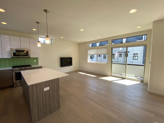 Building Photo - 3Bd/2.5Ba Seattle House