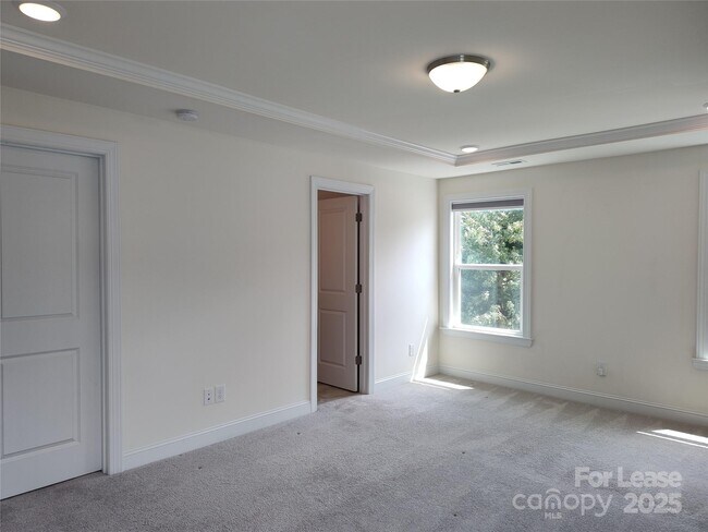 Building Photo - 2153 Bexar Trl