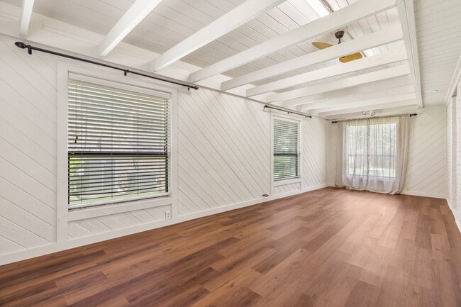 Building Photo - 3127 Lake Island Dr
