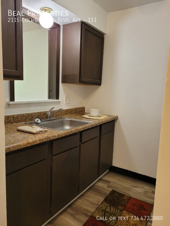 Building Photo - 2115 Collingwood Blvd