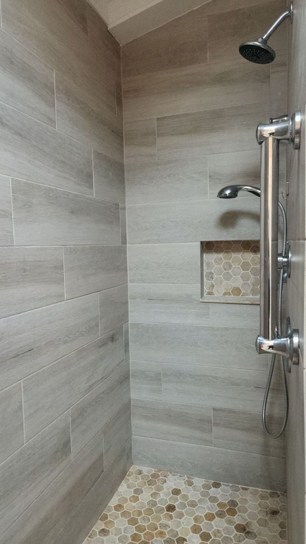 Building Photo - Beautiful Ft Hunt Area Home