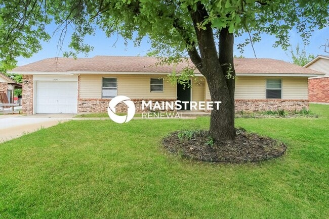 Building Photo - 3 Bedroom Pet-Friendly Home in CHOCTAW, OK...