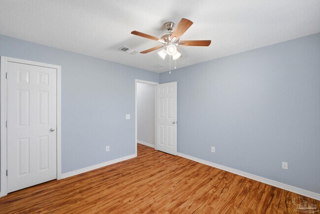 Building Photo - 4712 Thousand Oaks Blvd