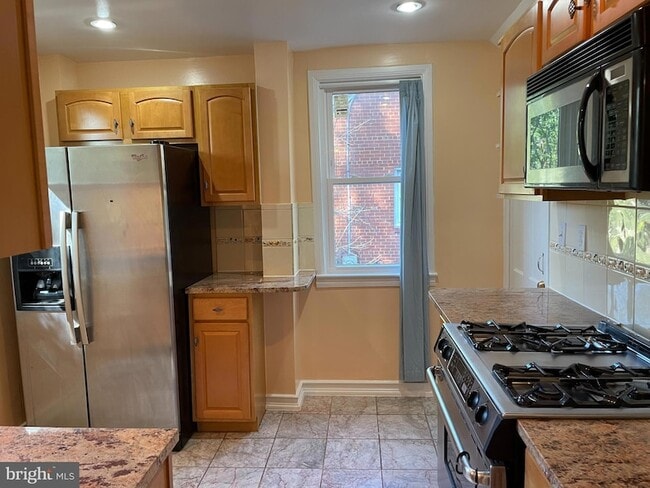 Building Photo - 610 Ritchie Ave