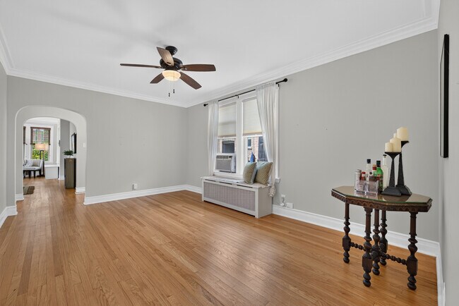 Building Photo - 414 S Harvey Ave