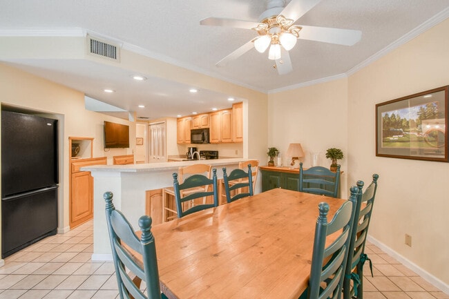 Building Photo - 28 Uno Lago Dr