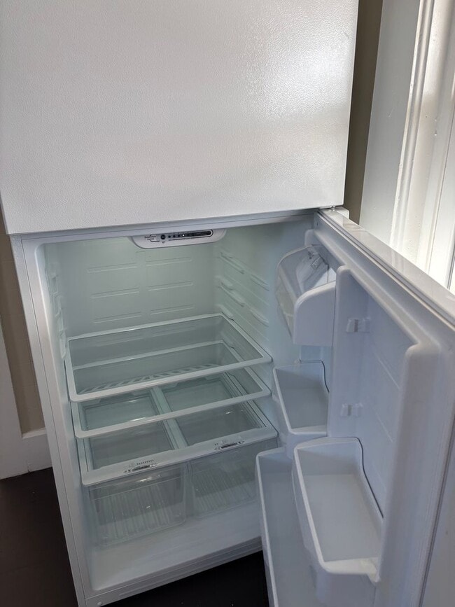 Building Photo - Lopus Lake, LLC-217 Pine Str