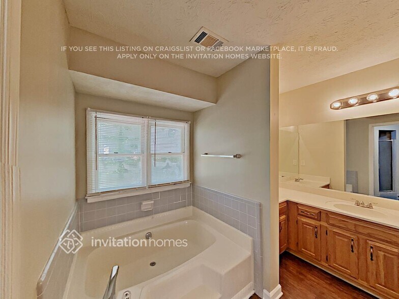 Building Photo - 2075 Palmer Ct