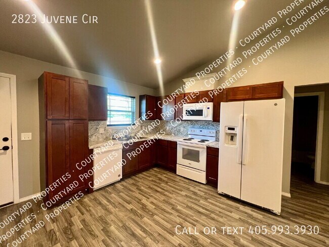 Building Photo - 2823 Juvene Cir