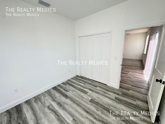 Building Photo - 310 Dogfish Way