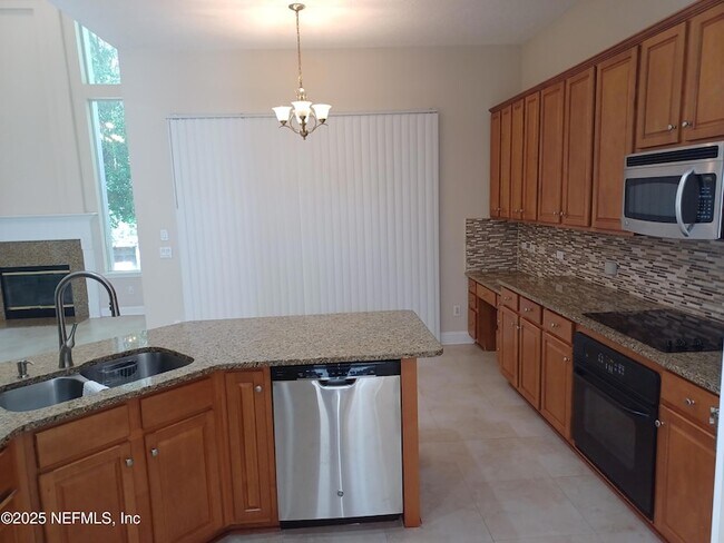 Building Photo - 4463 Ecton Ln E