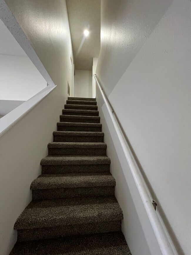 Building Photo - 1908-1910-1910 Arlene Dr