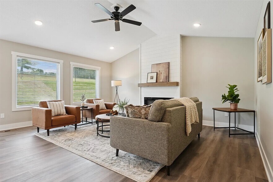 Building Photo - 519 Meadows Ct