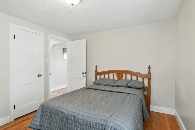 Building Photo - 1118 Boston Rd