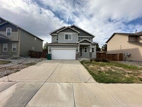 Building Photo - FANTASTIC 3 BEDROOM 2.5 BATHROOM LOCATED IN MESA RIDGE!!!